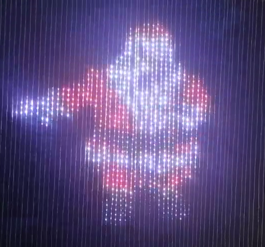 Las luces RGB transforman el diseño del paisaje como una llamada a telón