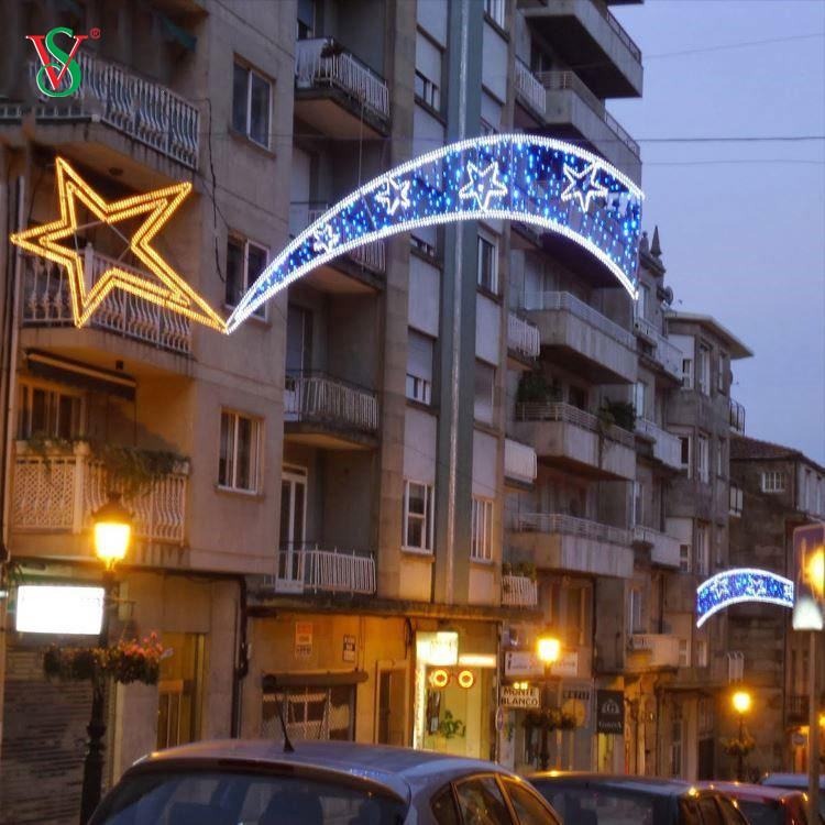 Venta al por mayor de luces de Navidad personalizadas profesionales al aire libre 2D a través de la luz de la decoración de la calle