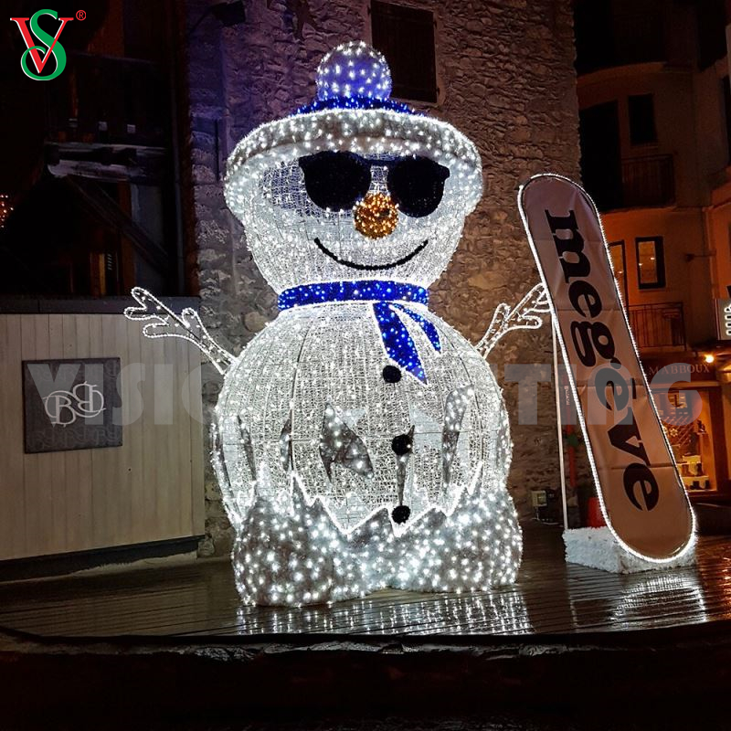 La estatuilla al aire libre modificada para requisitos particulares 3D encendió las luces llevadas escultura del muñeco de nieve de Papá Noel de la Navidad