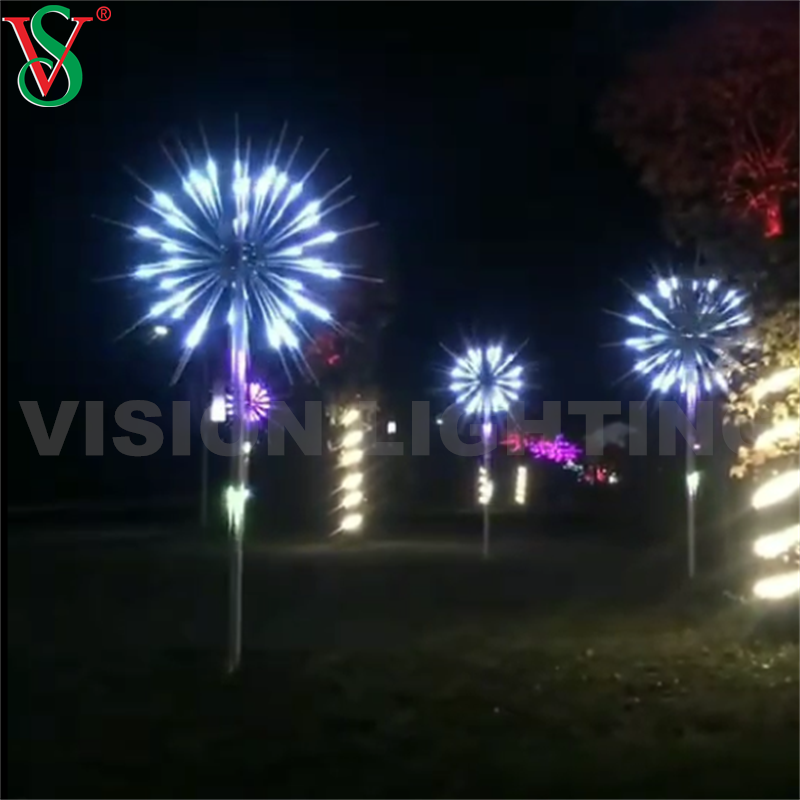 Decoración navideña LED al aire libre 12V RGB Fireworks Tree Motif Light para la calle