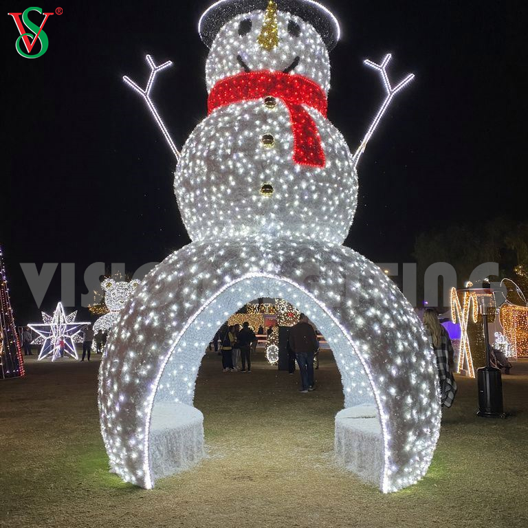 La estatuilla al aire libre modificada para requisitos particulares 3D encendió las luces llevadas escultura del muñeco de nieve de Papá Noel de la Navidad